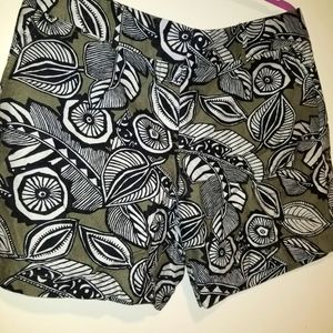 Loft Linen Olive Green Jungle print shorts